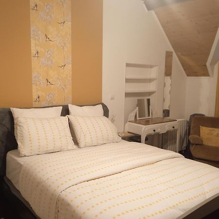 Maison De Vacances Sol & Piper Gombergean Exteriér fotografie